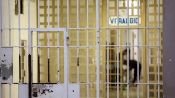 五五策略 上海IT工程师落地米兰被逮捕 涉工业间谍指控