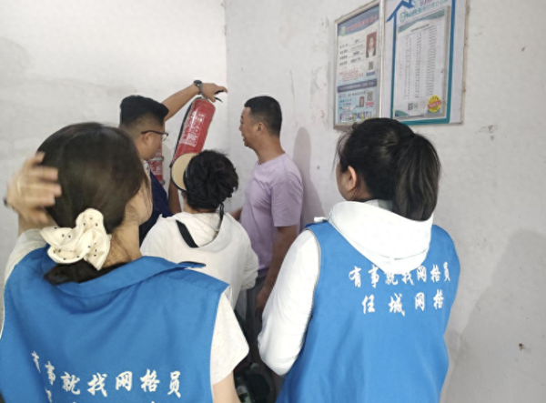 宝牛E配 济阳街道社区开展消防器材检查